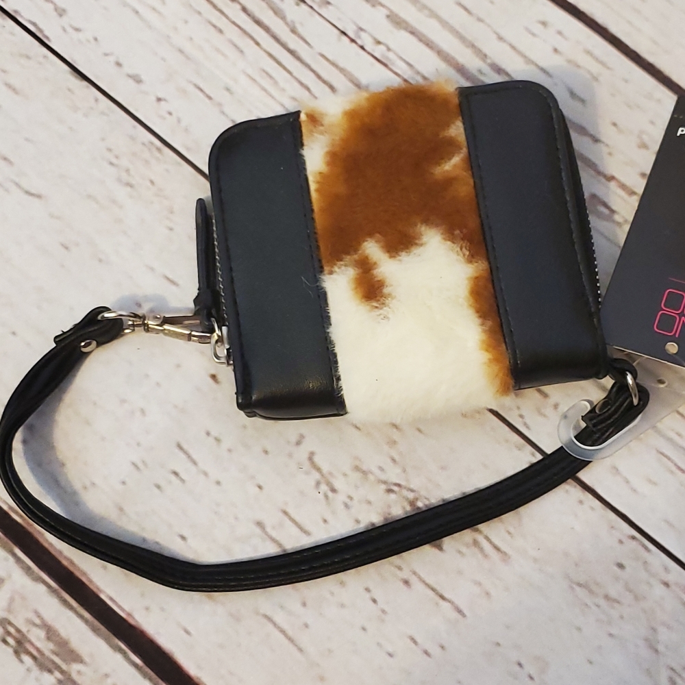 No Boundaries recycled materials women's wallet wristlet black, brown cow